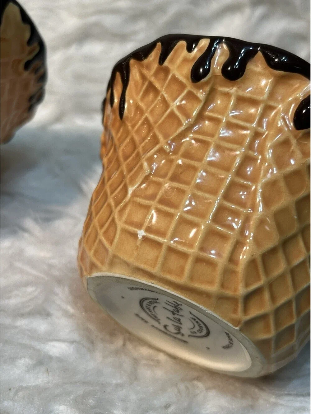 2 ceramic waffle cone ice cream bowls